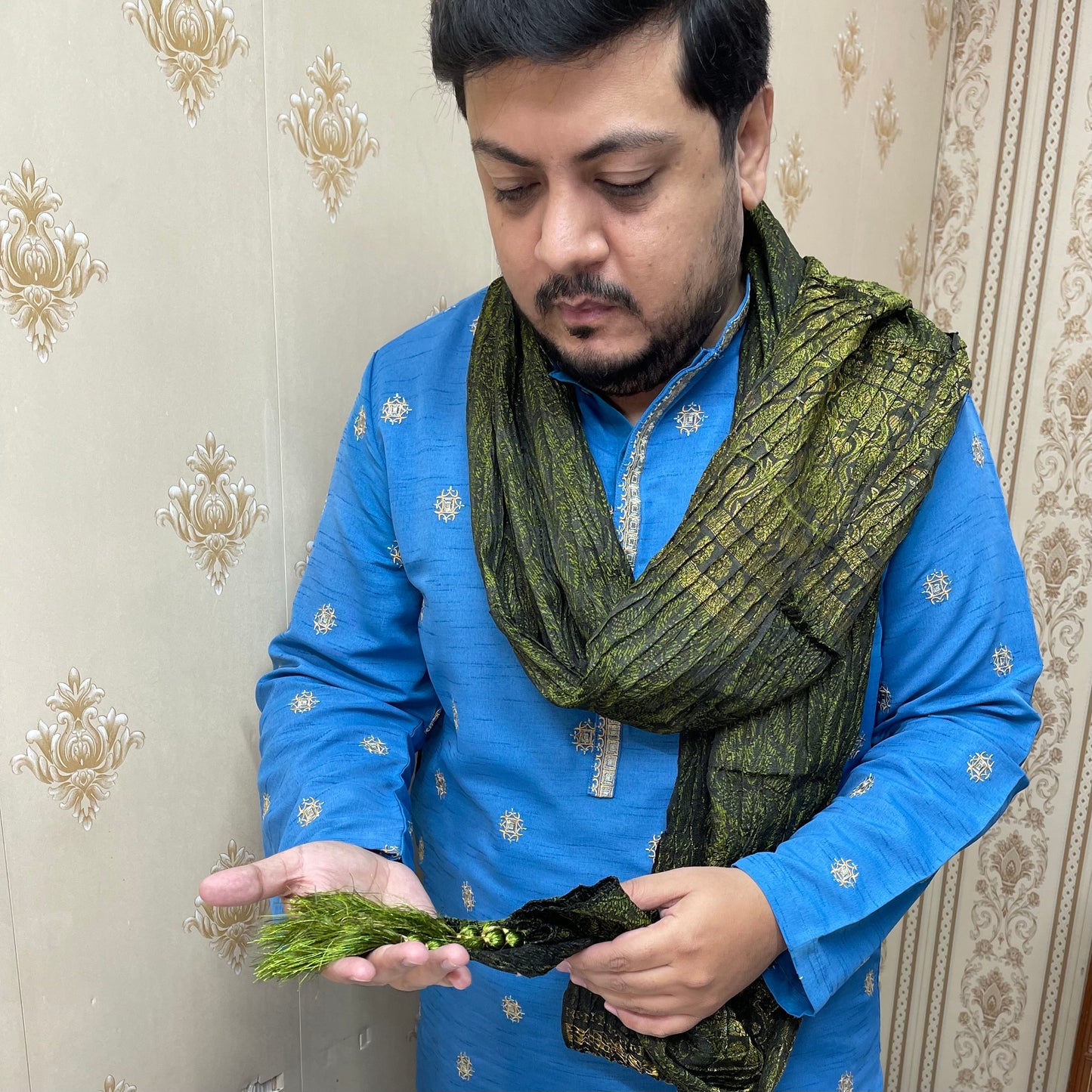 Special Groom Staller