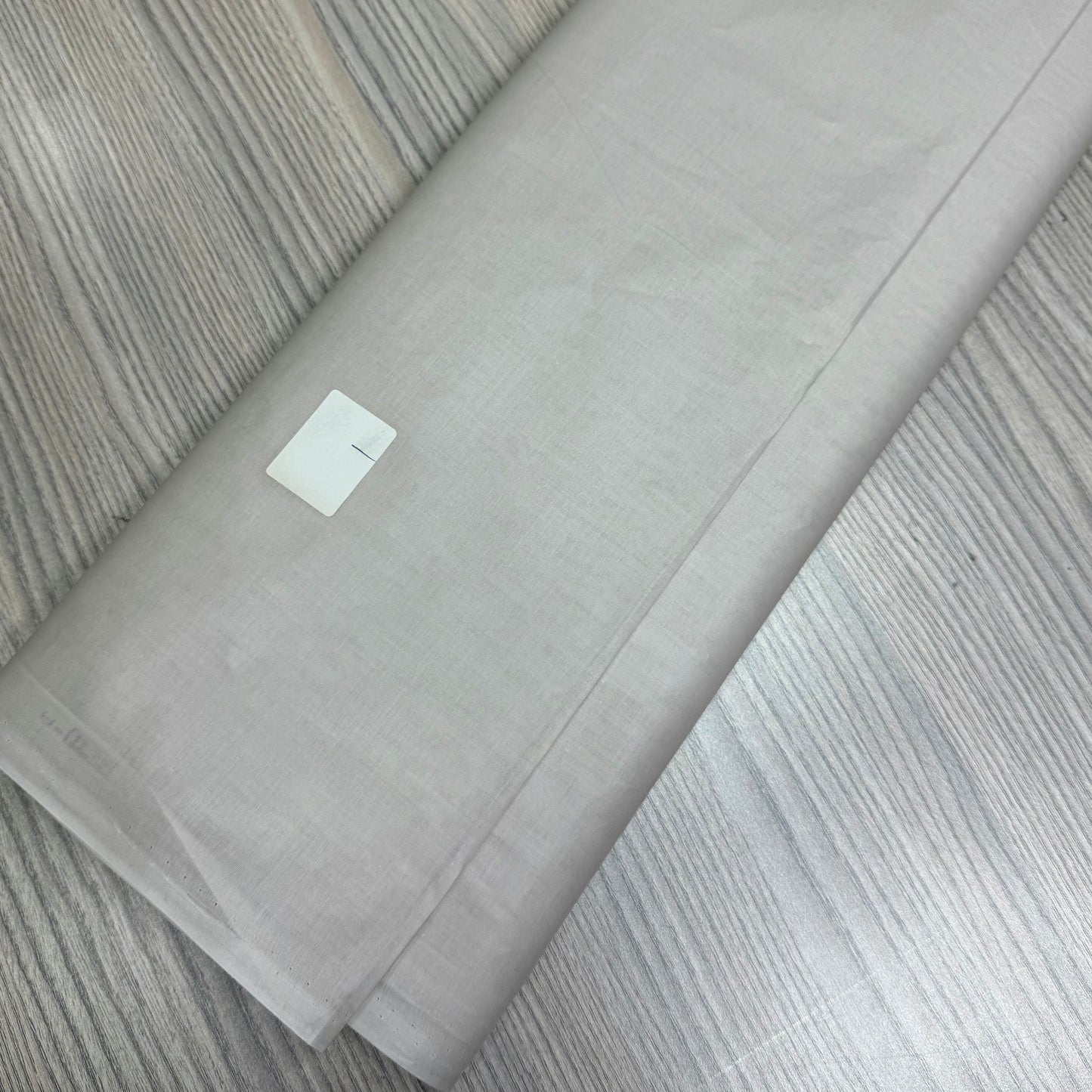 CLassic Lawn 01 Ivory