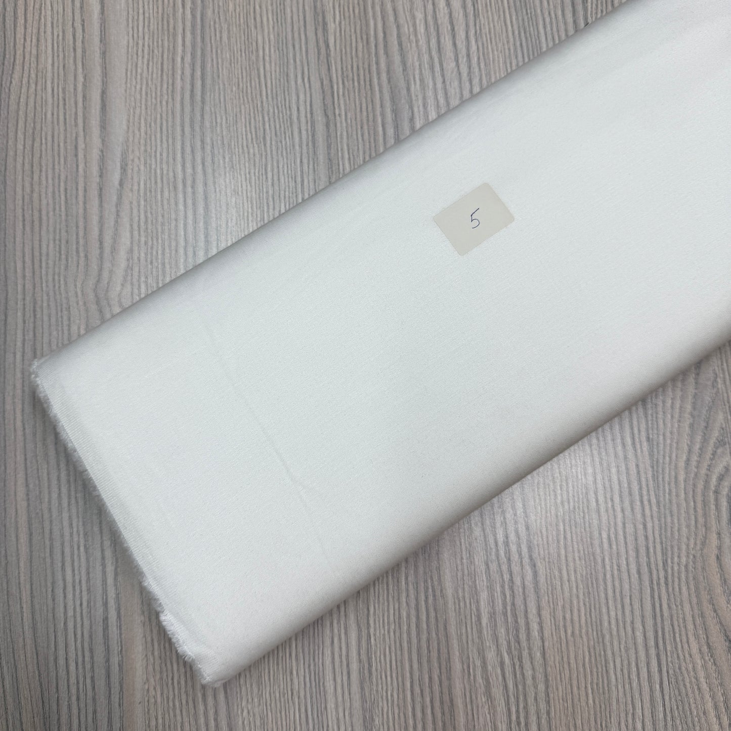 Colombia 05 Off-White